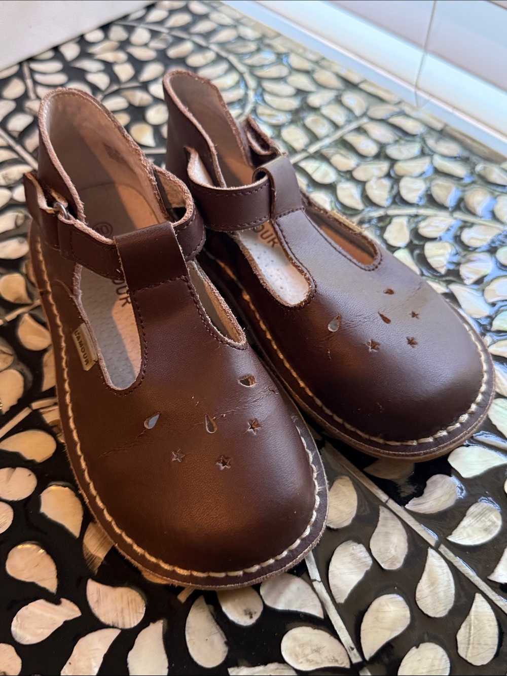 L'Amour Girls Perforated Star T-Strap Mary Jane size 10